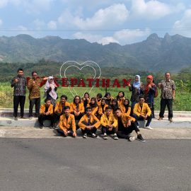 Tim dari Himpunan Mahasiswa Teknologi Hasil Pertanian Bersiap Melaksanakan Pengabdian Masyarakat di Desa Kepatihan Wonogiri